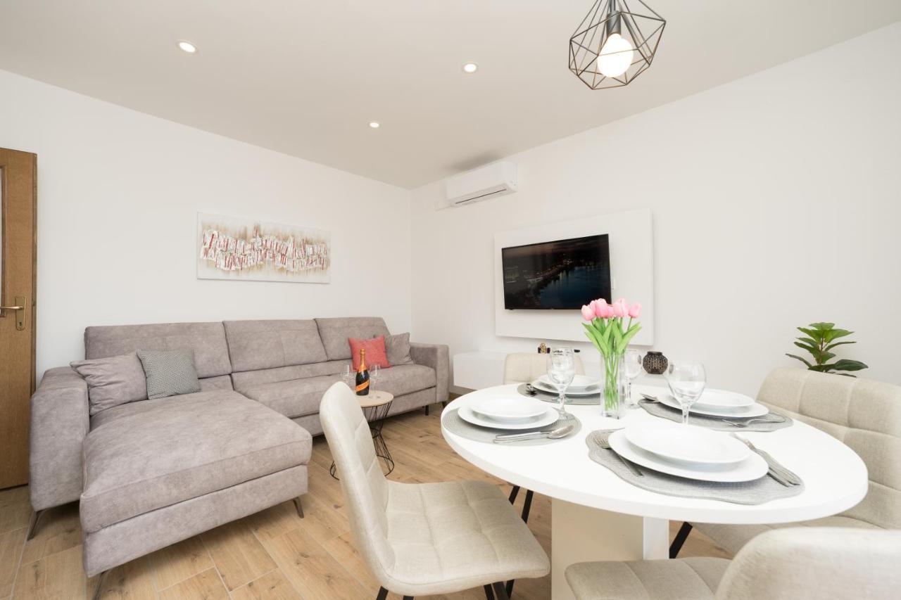 Apartmani Tomeri Starigrad Paklenica Ngoại thất bức ảnh