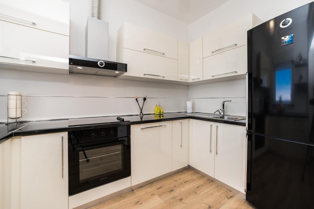 Apartmani Tomeri Starigrad Paklenica Ngoại thất bức ảnh