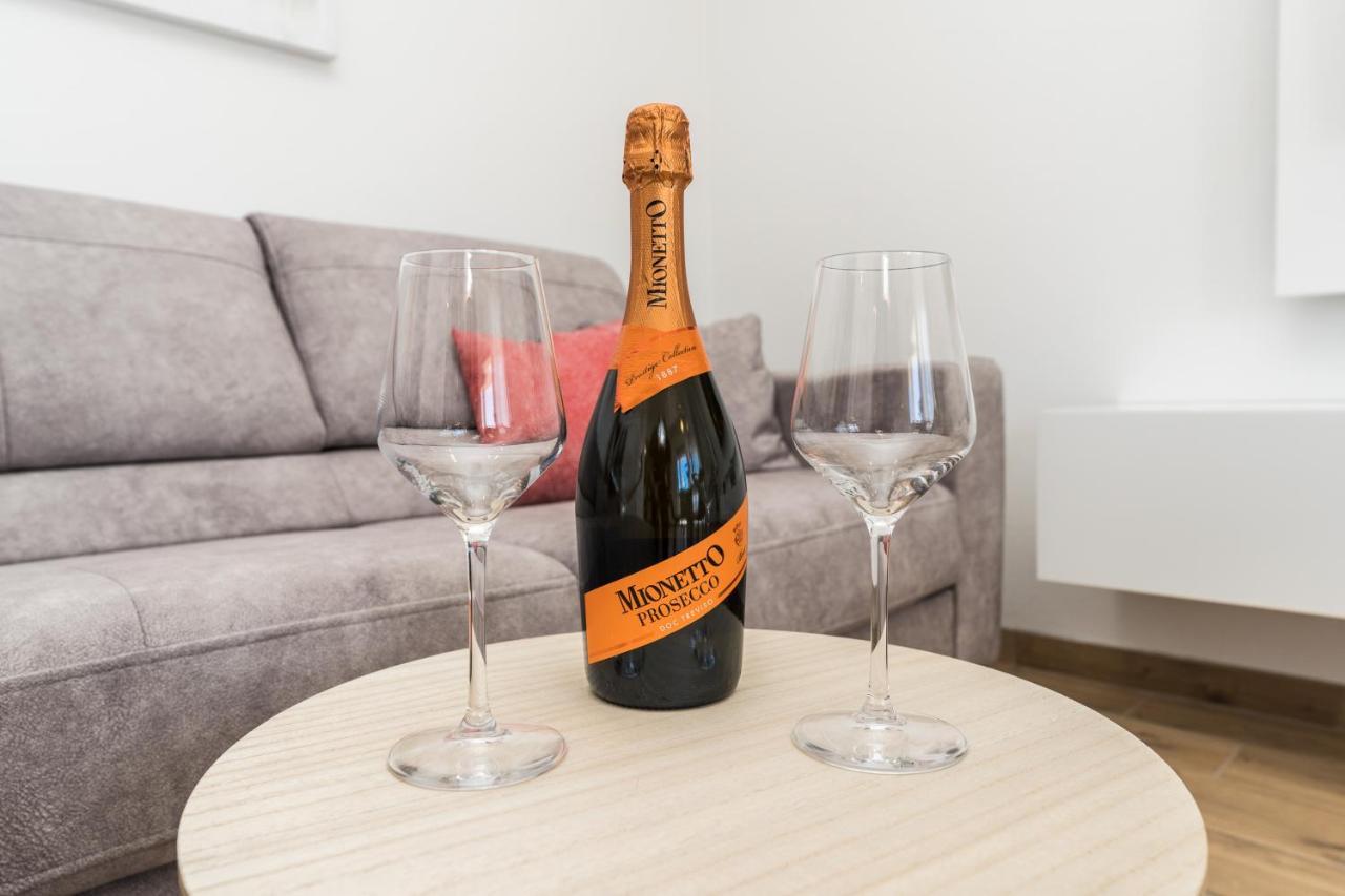 Apartmani Tomeri Starigrad Paklenica Ngoại thất bức ảnh