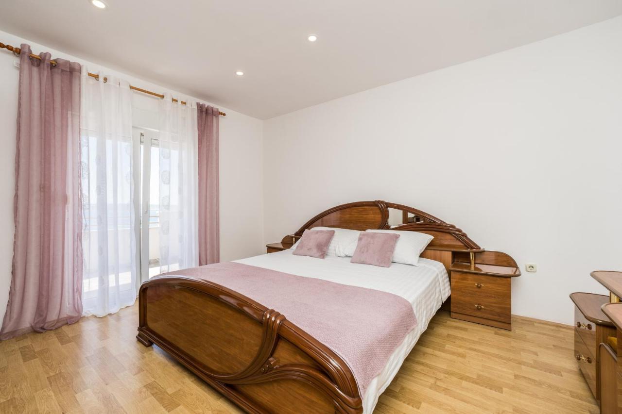 Apartmani Tomeri Starigrad Paklenica Ngoại thất bức ảnh