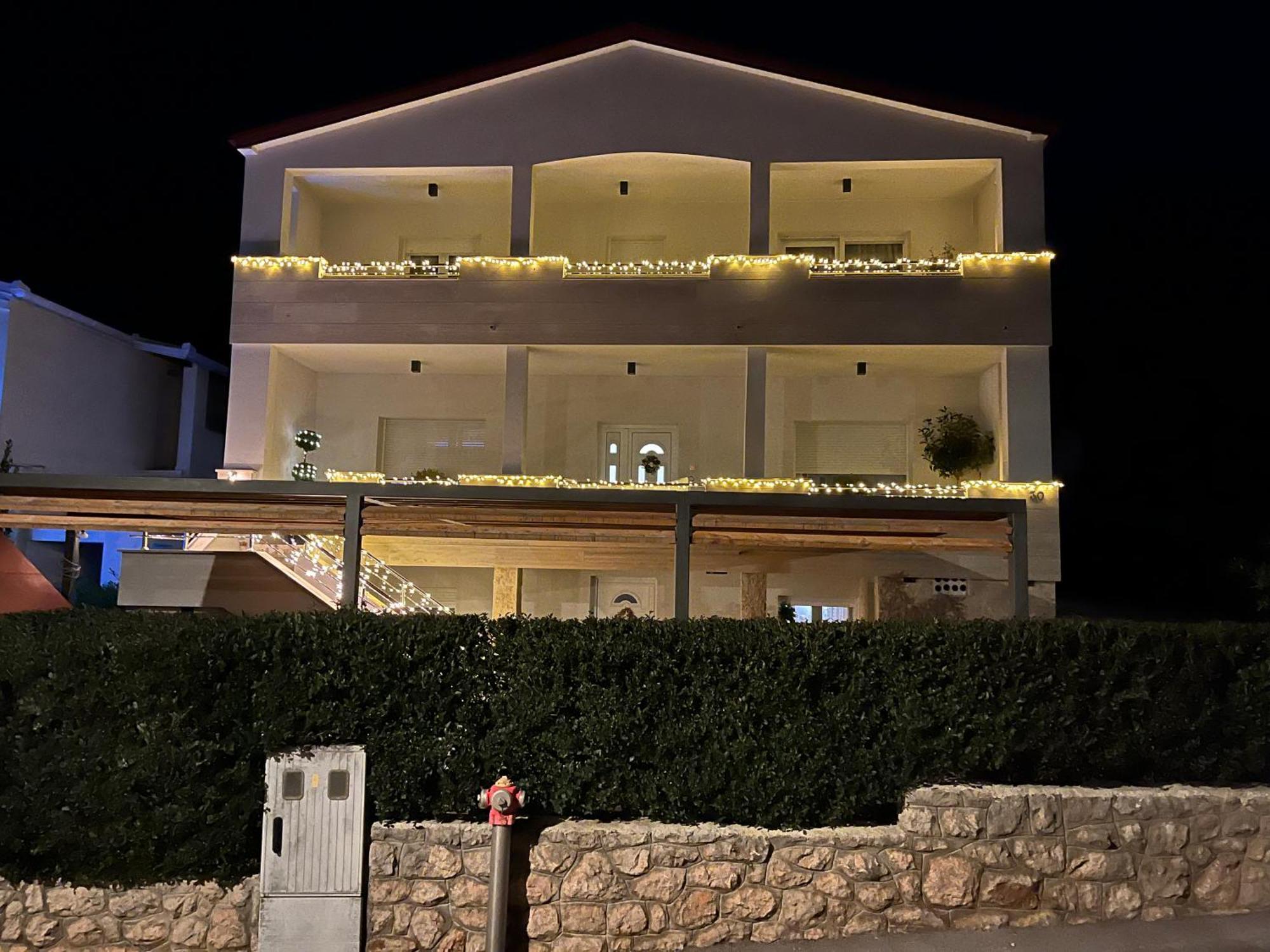 Apartmani Tomeri Starigrad Paklenica Ngoại thất bức ảnh