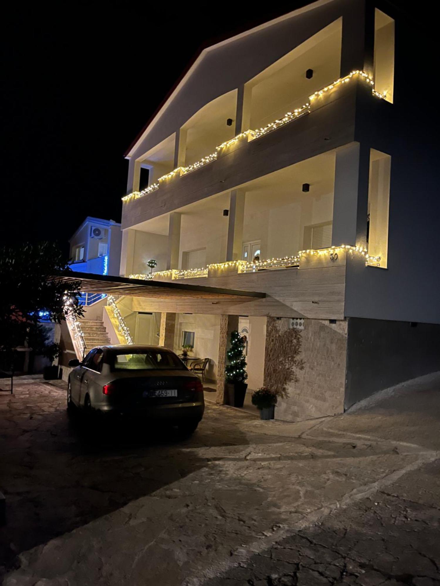 Apartmani Tomeri Starigrad Paklenica Ngoại thất bức ảnh