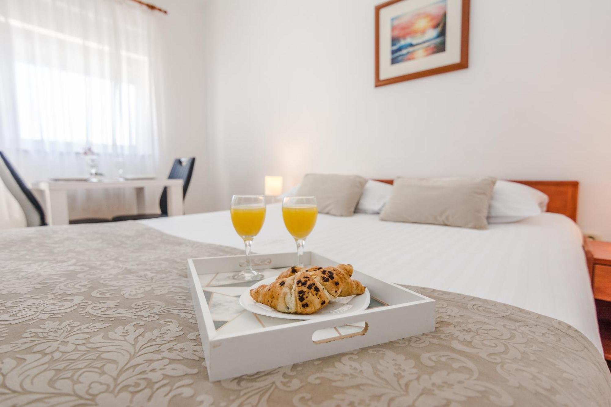Apartmani Tomeri Starigrad Paklenica Ngoại thất bức ảnh