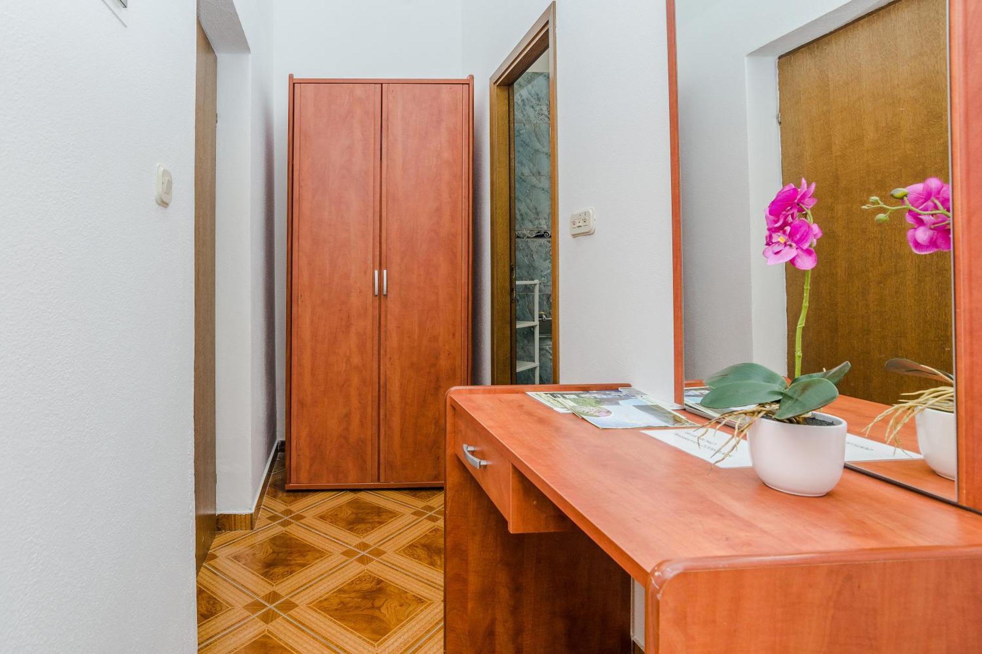 Apartmani Tomeri Starigrad Paklenica Ngoại thất bức ảnh